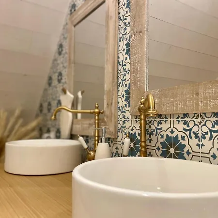 Maison Maillots Et Bigorneaux, 15 Pers, Jacuzzi, 40m De La *