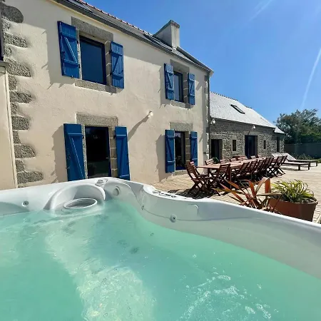 Maison Maillots Et Bigorneaux, 15 Pers, Jacuzzi, 40m De La Holiday home Kerlouan